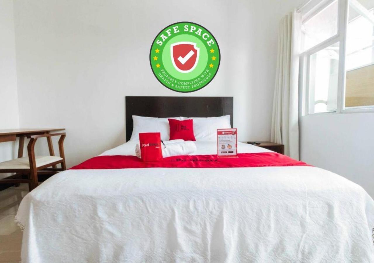 RedDoorz Plus at Banawe Quezon City Zewnętrze zdjęcie