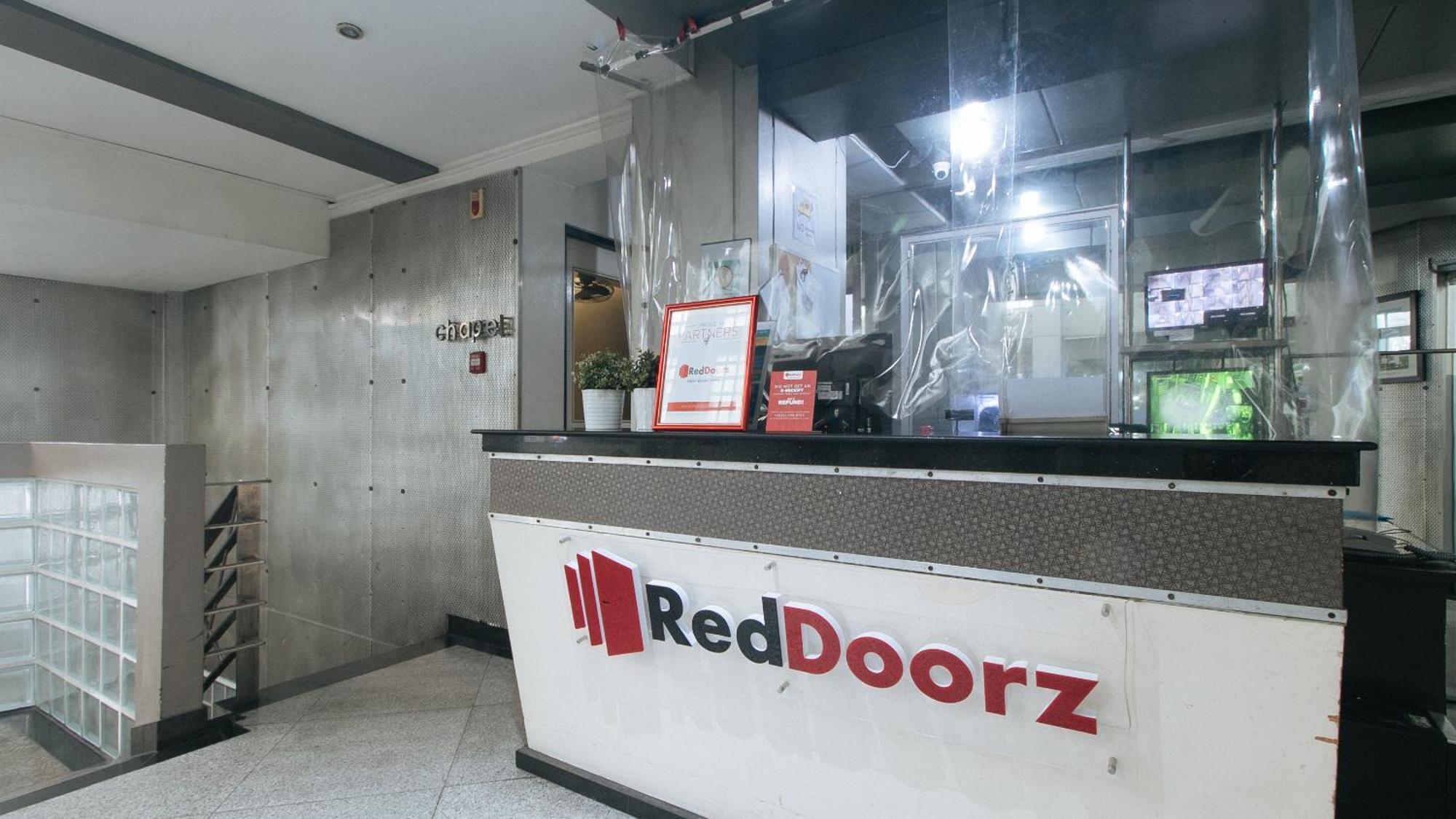 RedDoorz Plus at Banawe Quezon City Zewnętrze zdjęcie